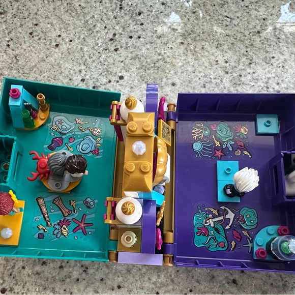 Little Mermaid Lego Book set 43213 - all pieces accounted for - Picture 7 of 9